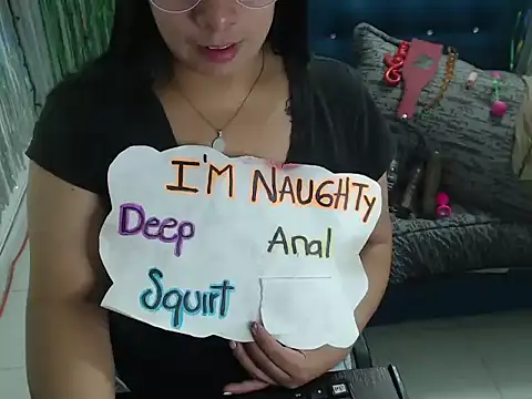 Snapshot of Alanafire chatting on November 3, 2025, 2:42 pm Alanafire online show from November 3, 2025, 2:42 pm