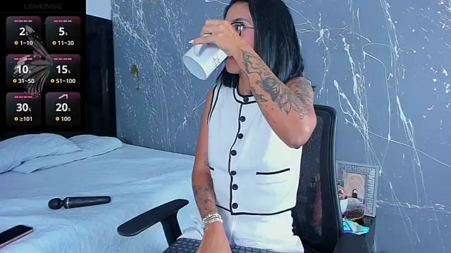 LilithLuxorr online show from November 13, 2025, 12:42 pm