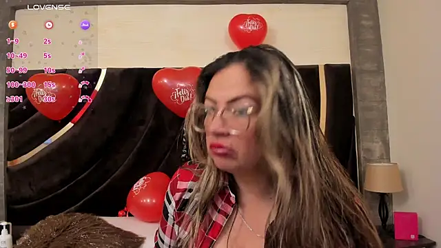 Snapshot of Lady_Lure chatting on February 14, 2026, 11:32 am Lady Lure online show from February 14, 2026, 11:32 am