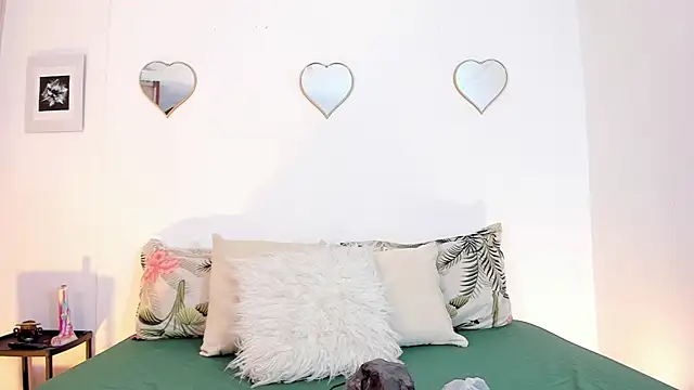 Snapshot of julialex_ chatting on February 27, 2026, 7:14 pm julialex online show from February 27, 2026, 7:14 pm