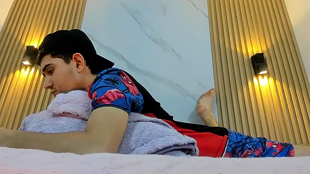 Snapshot of alejo_gray chatting on October 30, 2025, 3:42 pm alejo gray online show from October 30, 2025, 3:42 pm