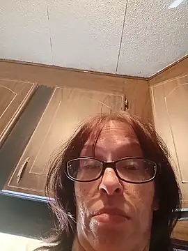 Snapshot of MetalGoddess chatting on May 4, 2026, 1:36 pm MetalGoddess online show from May 4, 2026, 1:36 pm