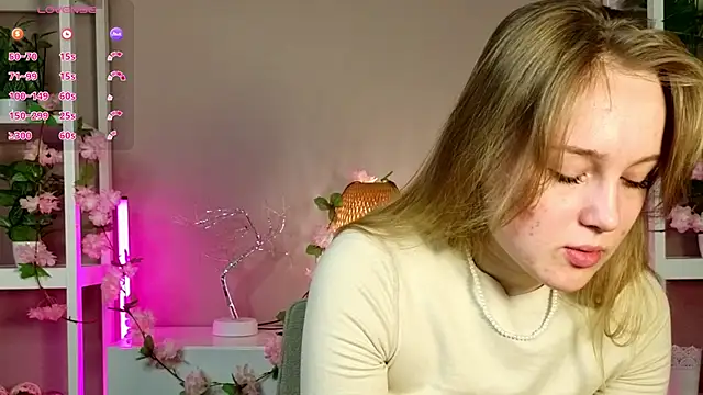 Snapshot of VanessaLightDiamond chatting on February 12, 2026, 6:57 am VanessaLightDiamond online show from February 12, 2026, 6:57 am