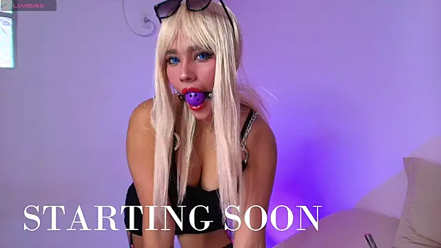 Aprilsweet2005 online show from March 9, 2026, 1:03 pm