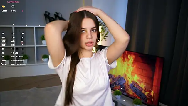 Snapshot of LauraHansil chatting on November 4, 2025, 7:45 am LauraHansil online show from November 4, 2025, 7:45 am