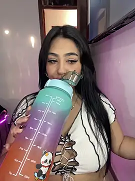 Charlotte cutt18 online show from November 11, 2025, 9:42 pm