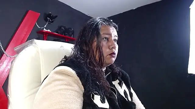 Snapshot of serenamystsh chatting on November 3, 2025, 8:01 pm serenamystsh online show from November 3, 2025, 8:01 pm