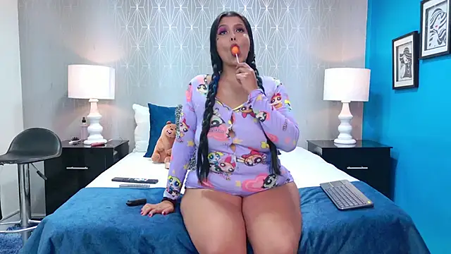 Snapshot of CarolineSweetts chatting on November 2, 2025, 3:22 am CarolineSweetts online show from November 2, 2025, 3:22 am