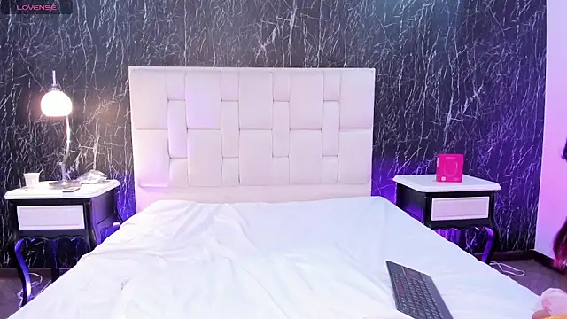 Snapshot of ViolettConnor-x chatting on October 30, 2025, 8:50 pm ViolettConnor-x online show from October 30, 2025, 8:50 pm