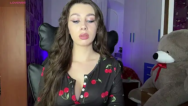 SweetCherry  N online show from January 11, 2026, 9:22 pm