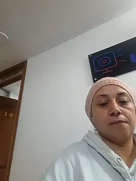 Snapshot of Caroline_belle chatting on November 8, 2025, 3:10 am Caroline belle online show from November 8, 2025, 3:10 am