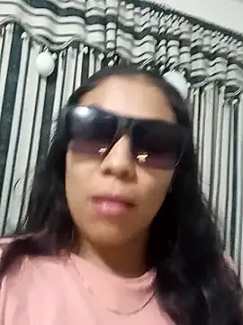 Zafiro G online show from December 4, 2025, 2:21 am