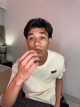 Snapshot of michael_vidal chatting on October 29, 2025, 7:24 pm michael vidal online show from October 29, 2025, 7:24 pm