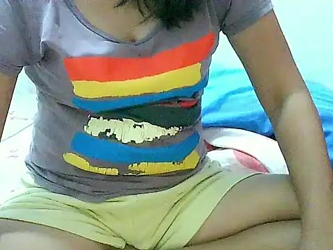 nhicole4u online show from November 10, 2025, 12:10 pm