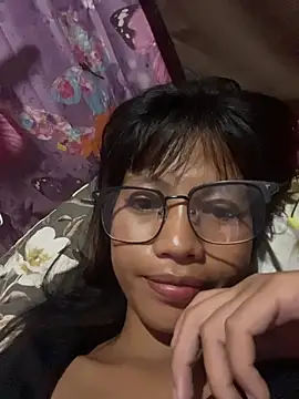 hottiebabe23 online show from November 22, 2025, 9:02 pm