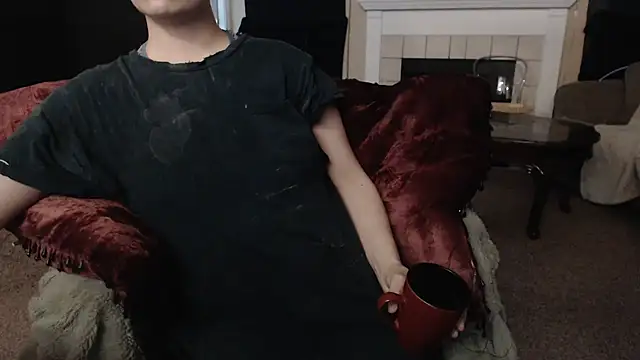 Snapshot of Skyl31 chatting on November 3, 2025, 10:46 pm Skyl31 online show from November 3, 2025, 10:46 pm