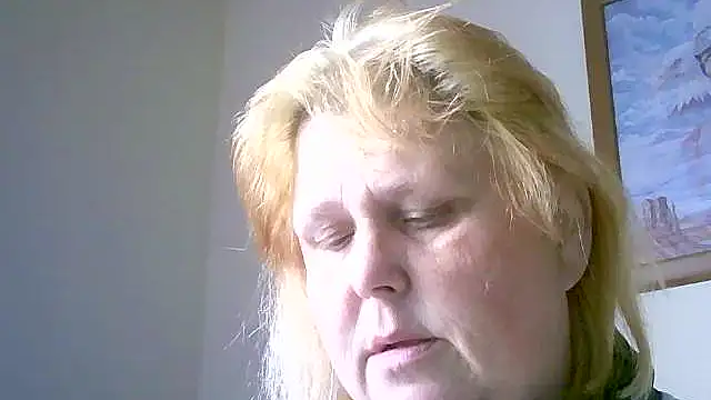 Sylviastar46 online show from November 18, 2025, 9:56 am