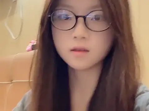 Snapshot of xiaojingzi66 chatting on November 5, 2025, 6:49 am xiaojingzi66 online show from November 5, 2025, 6:49 am