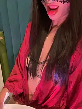 trinhvutrinh online show from March 10, 2026, 2:32 pm