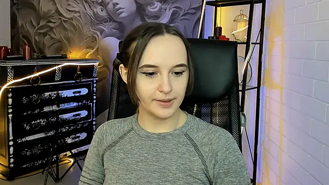 IreneBailey online show from November 13, 2025, 9:13 am