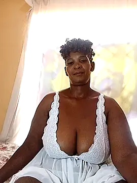 Snapshot of BLACKMALF chatting on November 12, 2025, 8:40 am BLACKMALF online show from November 12, 2025, 8:40 am