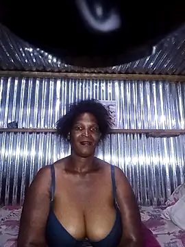 Snapshot of BLACKMALF chatting on January 6, 2026, 6:56 pm BLACKMALF online show from January 6, 2026, 6:56 pm