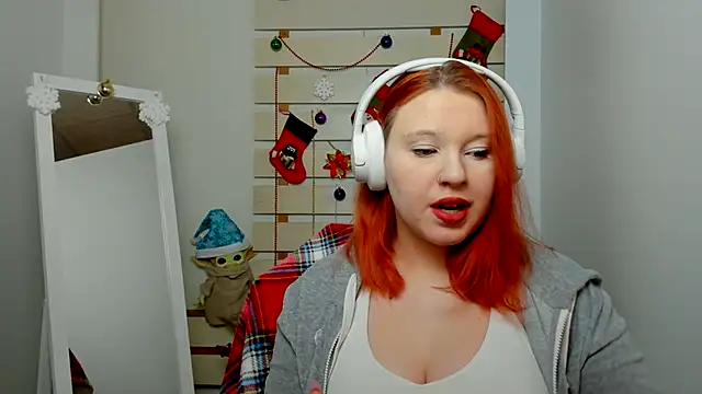 Snapshot of FoxPlayXX chatting on December 3, 2025, 7:46 pm FoxPlayXX online show from December 3, 2025, 7:46 pm