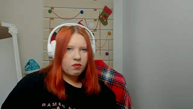 Snapshot of FoxPlayXX chatting on December 4, 2025, 10:20 pm FoxPlayXX online show from December 4, 2025, 10:20 pm