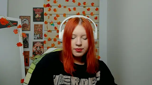 Snapshot of FoxPlayXX chatting on November 13, 2025, 8:13 pm FoxPlayXX online show from November 13, 2025, 8:13 pm