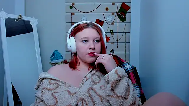 Snapshot of FoxPlayXX chatting on December 13, 2025, 8:04 pm FoxPlayXX online show from December 13, 2025, 8:04 pm