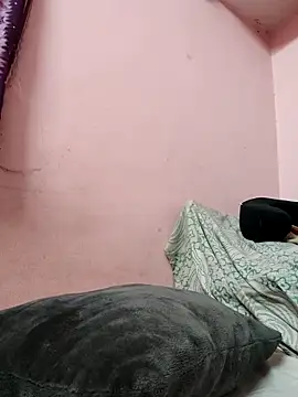 Snapshot of pujapujarrrr chatting on November 4, 2025, 8:40 am pujapujarrrr online show from November 4, 2025, 8:40 am