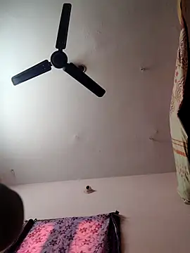 Snapshot of pujapujarrrr chatting on November 9, 2025, 5:33 am pujapujarrrr online show from November 9, 2025, 5:33 am