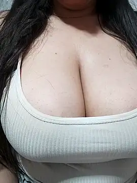 Snapshot of bodysexya chatting on April 23, 2026, 7:26 pm bodysexya online show from April 23, 2026, 7:26 pm