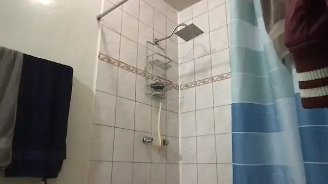 ezrah23 online show from December 16, 2025, 4:33 pm