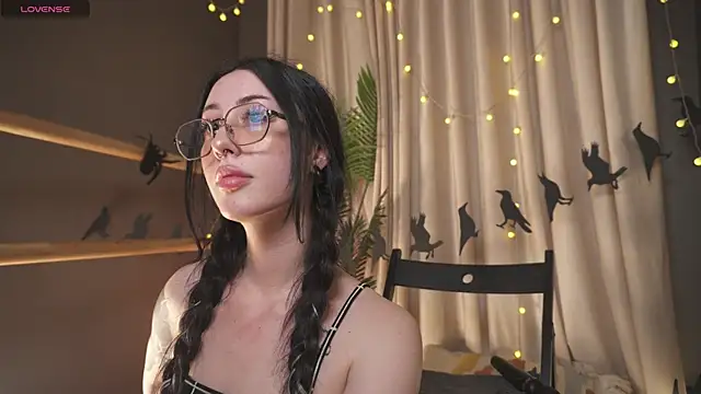 xannybunny  online show from October 31, 2025, 9:11 pm