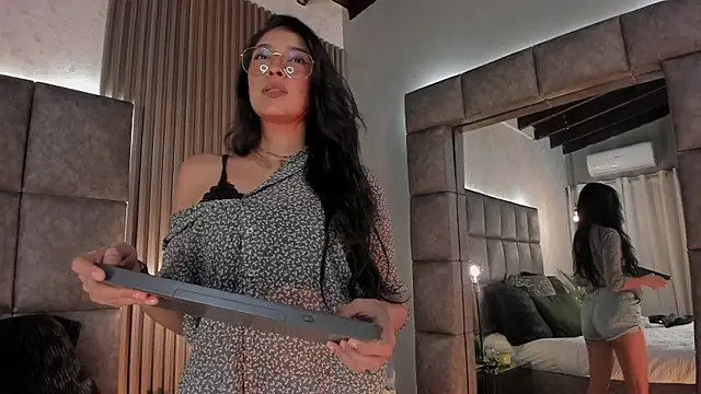 Snapshot of BrigitteVons chatting on January 15, 2026, 2:59 am BrigitteVons online show from January 15, 2026, 2:59 am