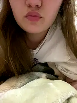 Regina Lynne online show from November 10, 2025, 6:02 pm