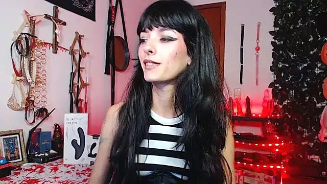 Snapshot of CarrieBurton chatting on November 7, 2025, 1:37 pm CarrieBurton online show from November 7, 2025, 1:37 pm