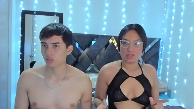 Snapshot of MollyandFher chatting on February 17, 2026, 1:03 am MollyandFher online show from February 17, 2026, 1:03 am