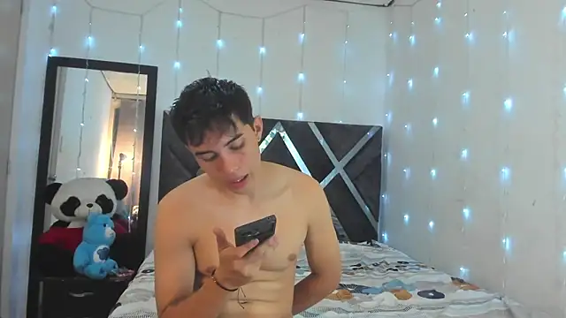 Snapshot of MollyandFher chatting on February 6, 2026, 1:45 am MollyandFher online show from February 6, 2026, 1:45 am