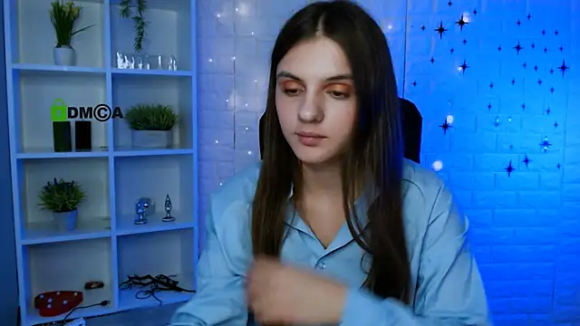 lisa dark  online show from June 4, 2026, 12:54 pm