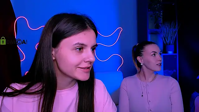 lisa dark  online show from April 21, 2026, 9:27 am