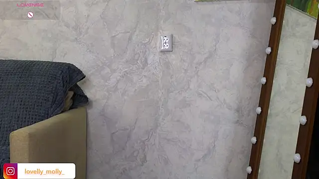 Snapshot of Lovelly_molly1 chatting on December 18, 2025, 5:50 pm Lovelly molly1 online show from December 18, 2025, 5:50 pm