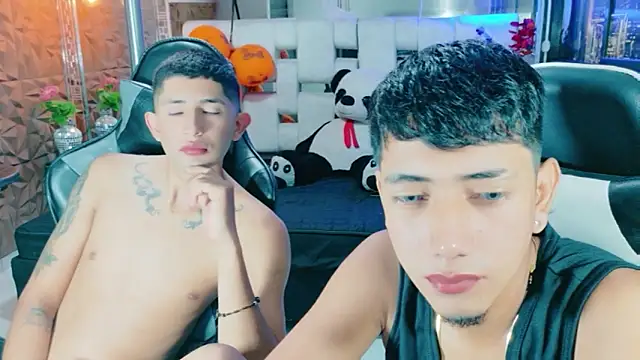 Snapshot of darwinandbrayann chatting on November 1, 2025, 12:21 pm darwinandbrayann online show from November 1, 2025, 12:21 pm