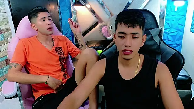 Snapshot of darwinandbrayann chatting on November 26, 2025, 3:28 am darwinandbrayann online show from November 26, 2025, 3:28 am