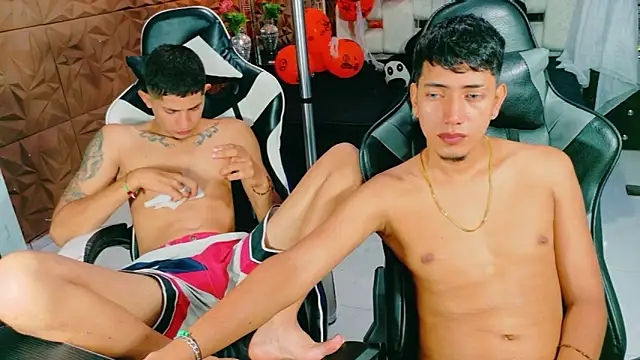 Snapshot of darwinandbrayann chatting on November 3, 2025, 12:42 pm darwinandbrayann online show from November 3, 2025, 12:42 pm