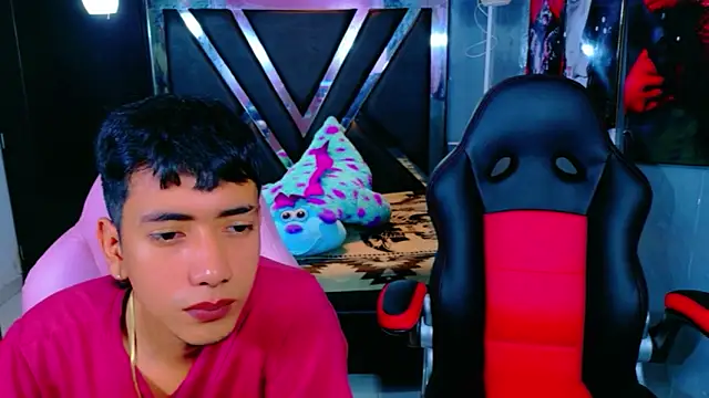 Snapshot of darwinandbrayann chatting on November 19, 2025, 9:26 pm darwinandbrayann online show from November 19, 2025, 9:26 pm