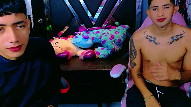 Snapshot of darwinandbrayann chatting on November 13, 2025, 8:13 pm darwinandbrayann online show from November 13, 2025, 8:13 pm