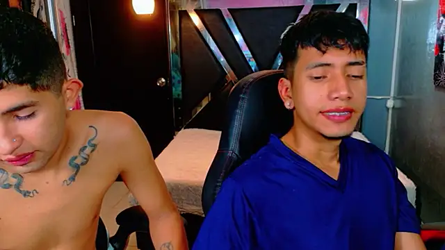 Snapshot of darwinandbrayann chatting on December 17, 2025, 2:16 am darwinandbrayann online show from December 17, 2025, 2:16 am