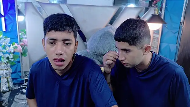 Snapshot of darwinandbrayann chatting on December 4, 2025, 3:49 am darwinandbrayann online show from December 4, 2025, 3:49 am